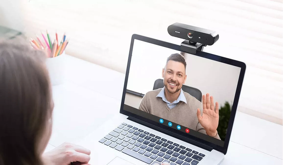 Comprehensive 5G mobile and internet packages for video calls and family connectivity in the UAE